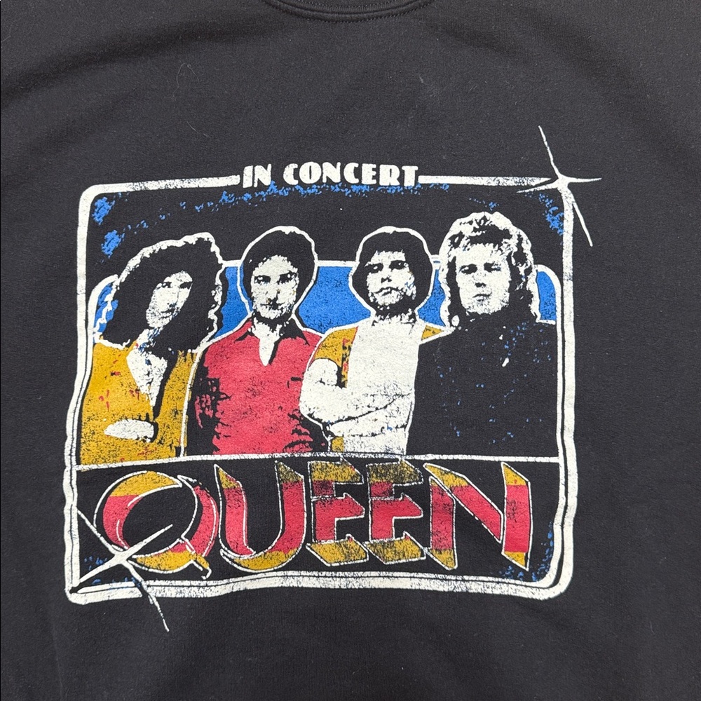 Daydreamer Queen women distressed crewneck sweatshirt. Small - Picture 3 of 6